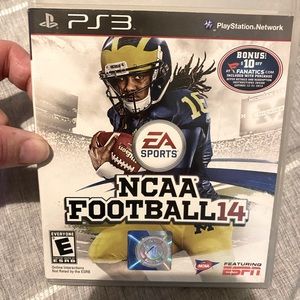 PS3 NCAA FOOTBALL 14 . Perfect Condition and a rare gem 💎